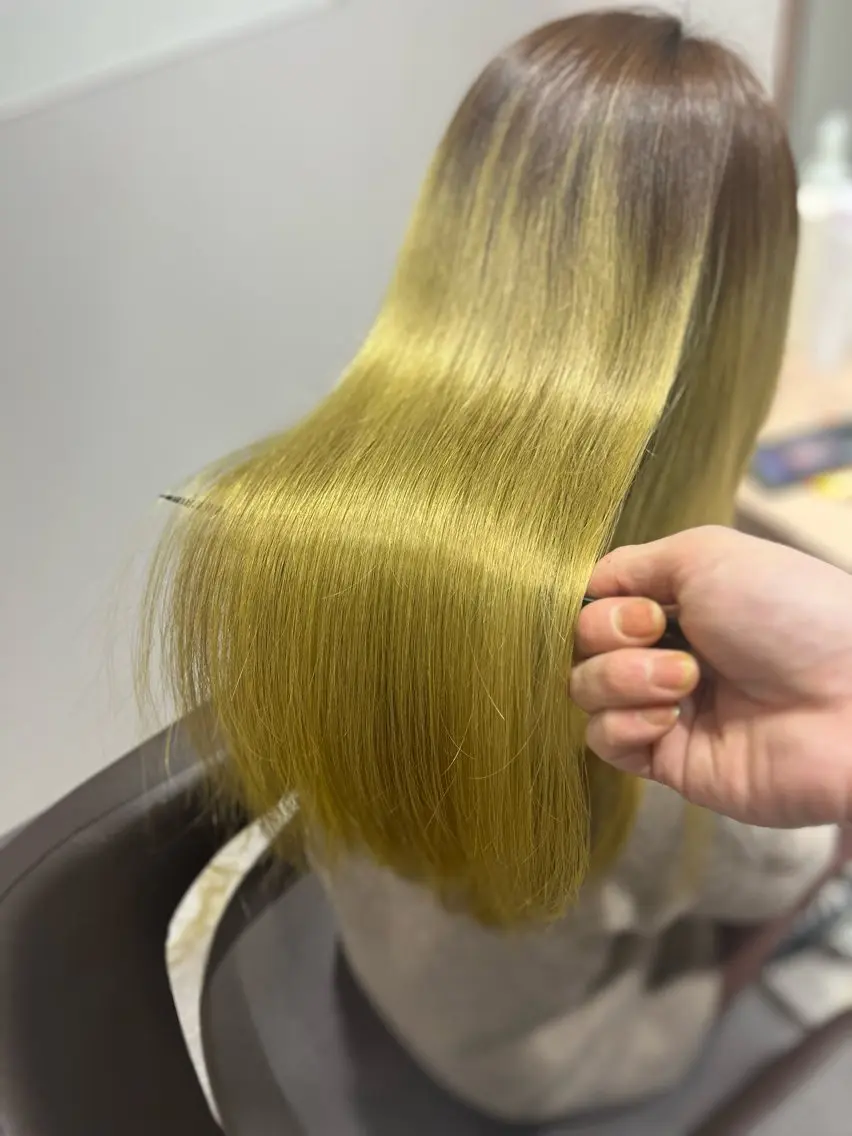 セミロング カラー ベージュカラー ブリーチ ホワイトベージュ カット ヘアカラー トリートメント 【美髪を叶える】中谷 彰宏(アキ)のヘアスタイル
