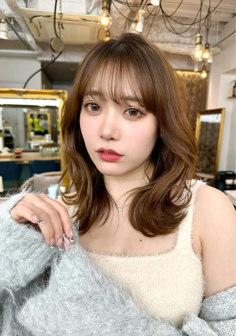 ミディアム カット ヘアカラー トリートメント レイヤーカット /透明感カラー西田のヘアスタイル