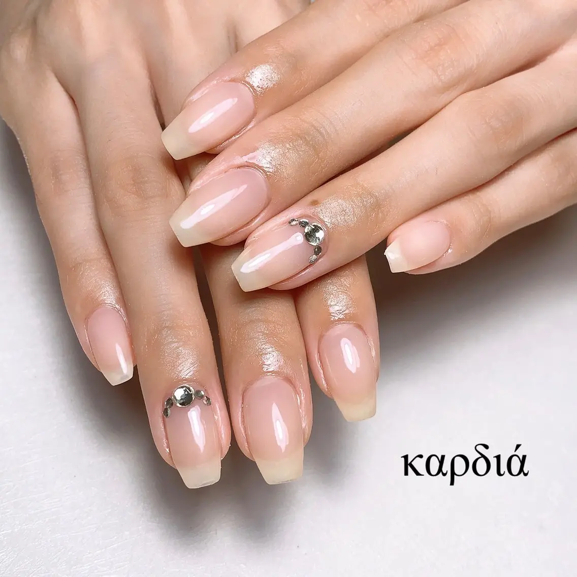 ネイル ストーンネイル καρδιά -ｶﾙﾃﾞｨｱ-のネイルデザイン