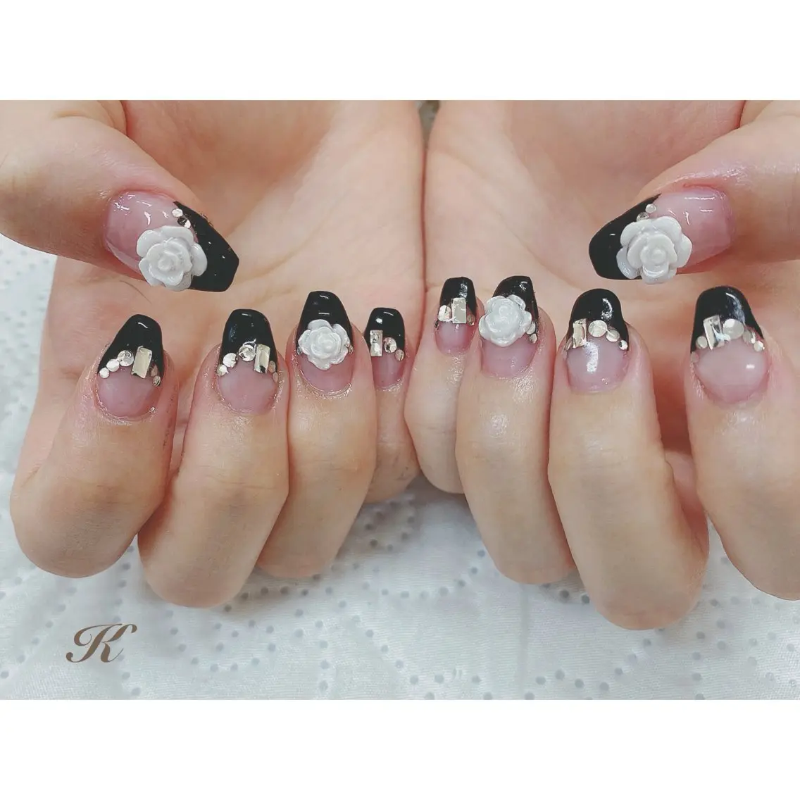 ネイル K. Rie minionのネイルデザイン