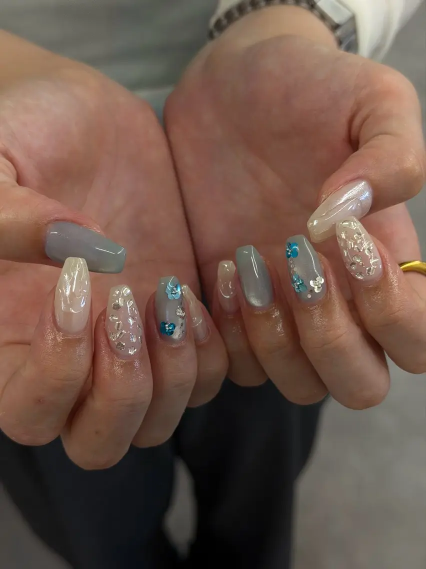 ネイル ジェルネイル 水色 マグネットネイル ニュアンスネイル パラジェル ハンドネイル ハンドケア Bana_ Nailのネイルデザイン