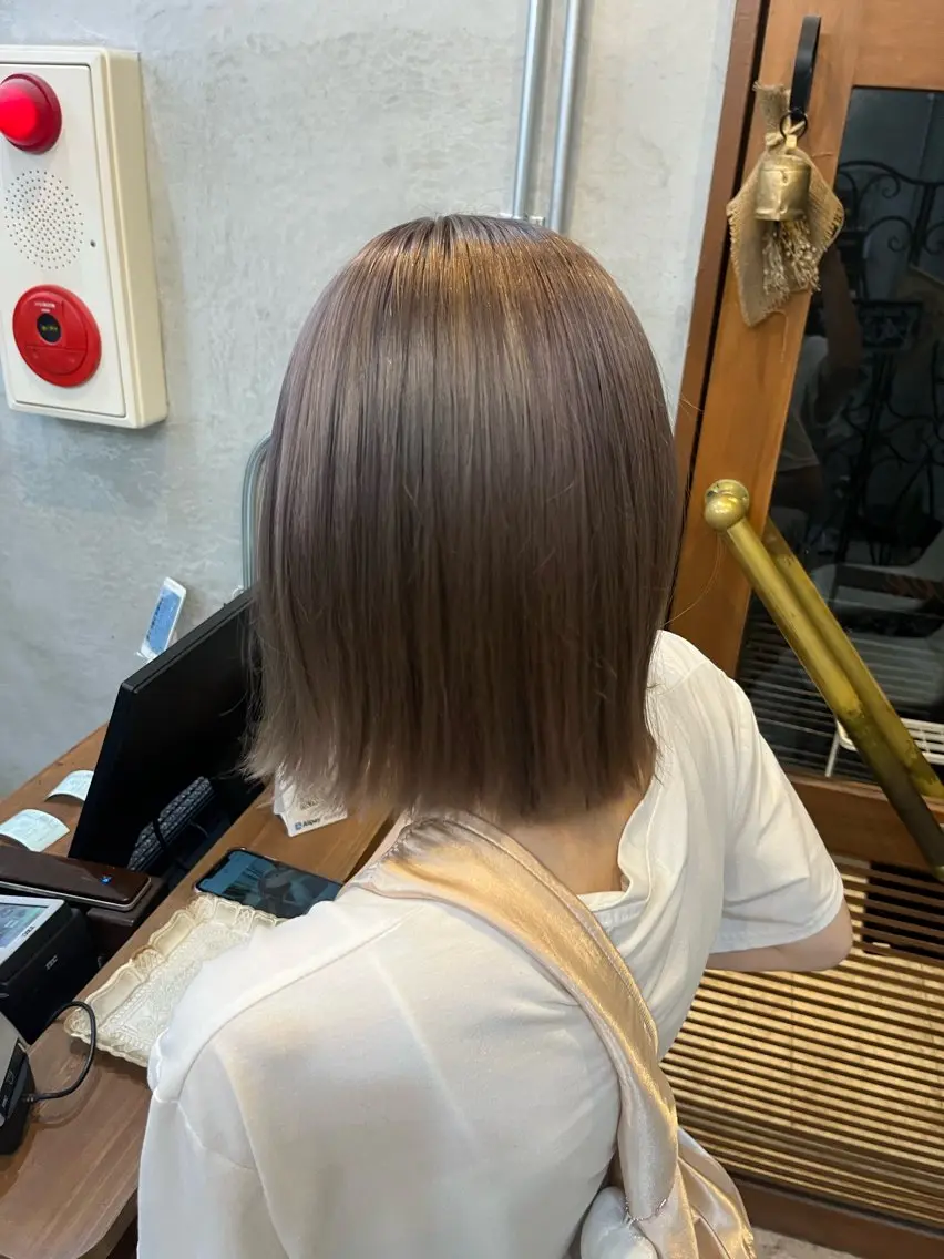 🩷中明度カラー🩷 カット + 中明度ブリーチ + カラー + 3STEPトリートメント(ケアプロ付き) 指名料込の写真