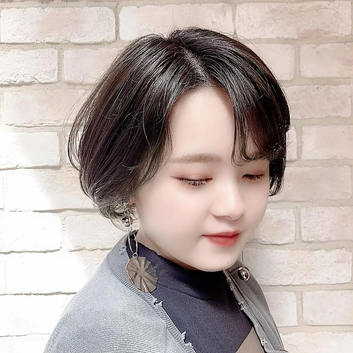 ショート カラー ブラウンカラー ダークブラウン misch｜南堀江 momonaのヘアスタイル