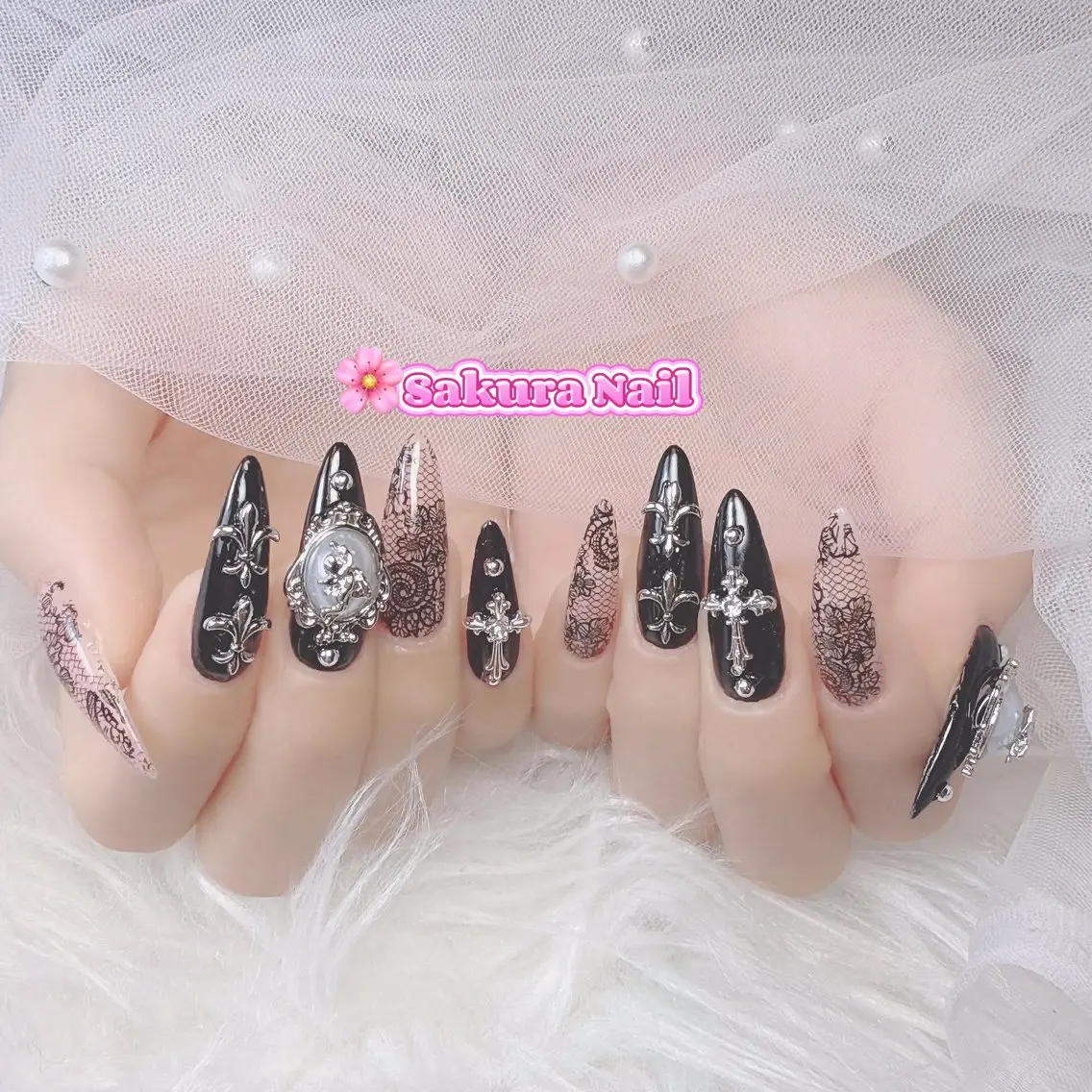 ネイル アートネイル オーロラネイル ボルドー チークネイル フレンチネイル ハンドネイル Sakura Nail Salonのネイルデザイン