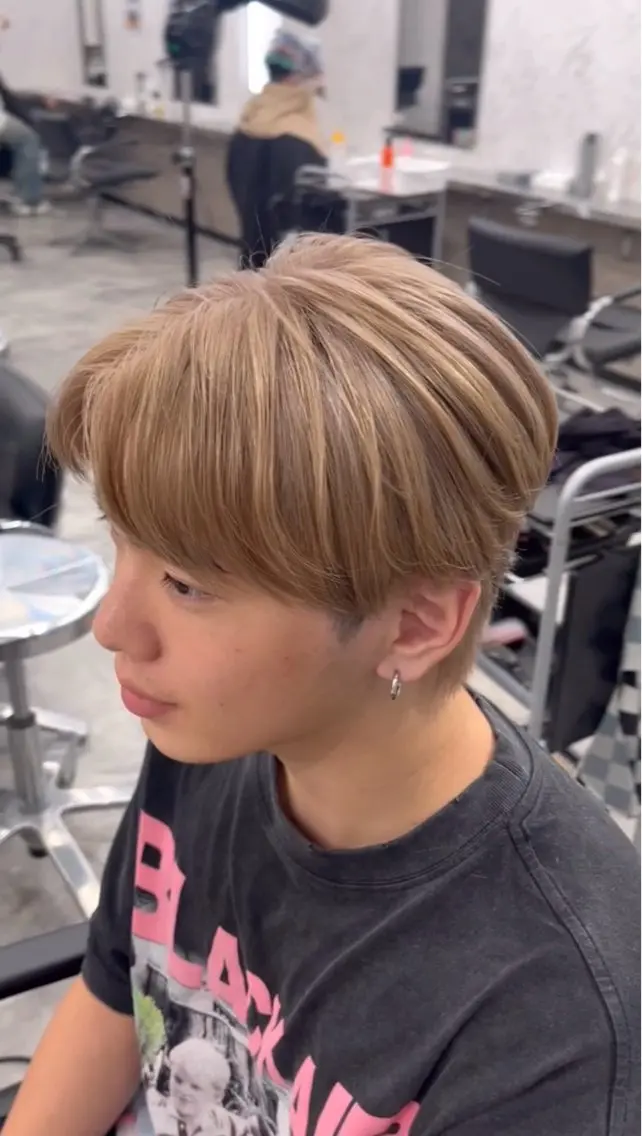 カラー メンズ メンズブリーチ メンズハイトーン ベージュカラー ブリーチ ハイトーンカラー Seira 札幌メンズサロンのヘアスタイル