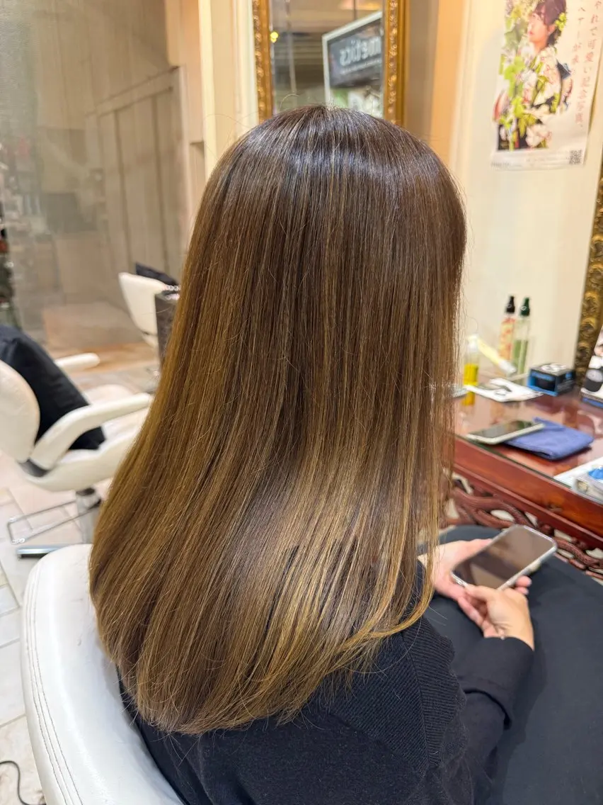 ロング ハイライト ロング 宮崎 優衣のヘアスタイル