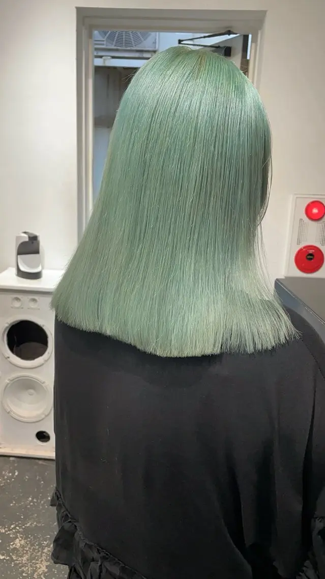 セミロング カラー ヘアアレンジ ブリーチ ミント ミントグリーン カット ヘアカラー トリートメント 艶ハイトーン/ヘア アレンジAYAKAのヘアスタイル