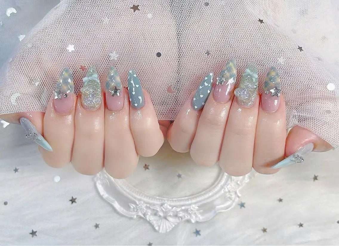 ネイル チークネイル ドット 長さ出し フットネイル フレンチネイル ハンドネイル Hana Nail Salonのネイルデザイン