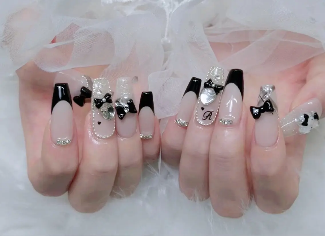 ネイル アートネイル フットネイル フレンチネイル ジェルネイル ガラスフレンチ ハンドネイル ╹◡╹MimoEye lash🌻Nailのマツエク・マツパデザイン