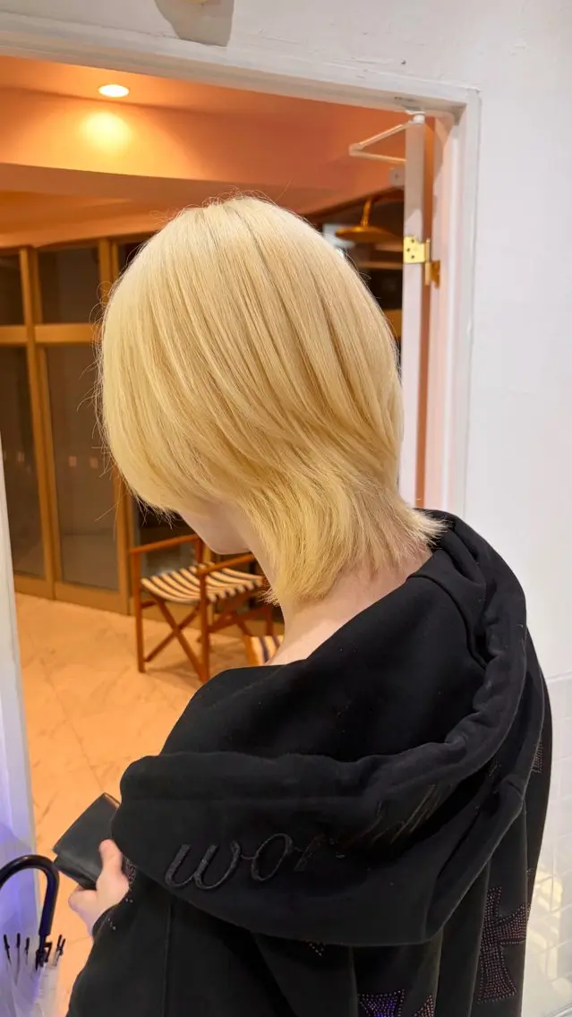 ショート カラー ブリーチ 抜きっぱなしブロンド ブロンド ヘアカラー トリートメント レイン🌏🍀 透明感/ハイトーンのヘアスタイル