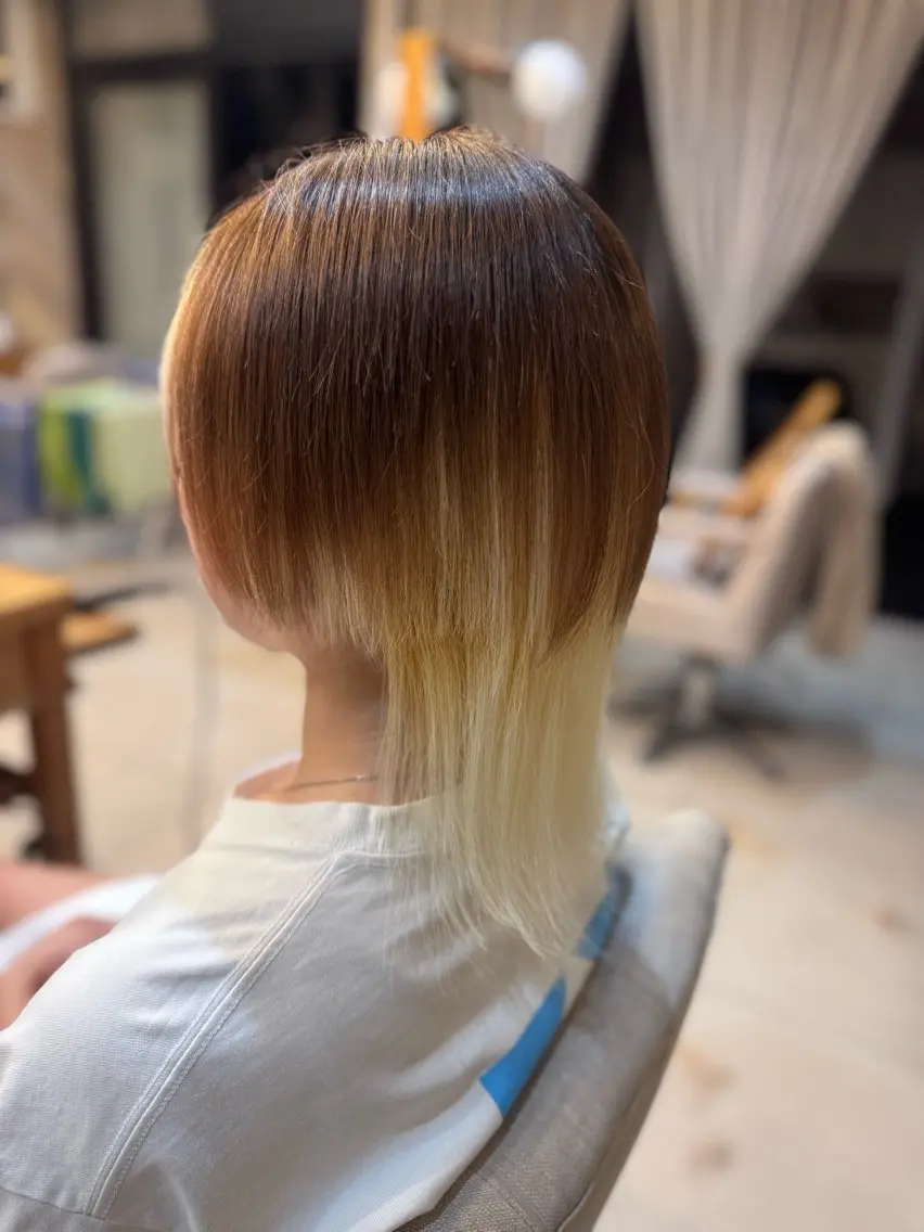ミディアム ウルフカット RYOKA🫍 レイヤー/ハイトーンのヘアスタイル