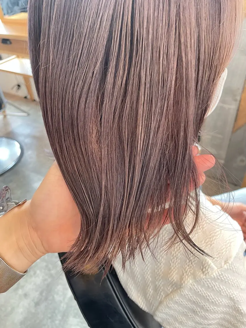 セミロング ブリーチなしベージュ カラー佐藤華厘のヘアスタイル