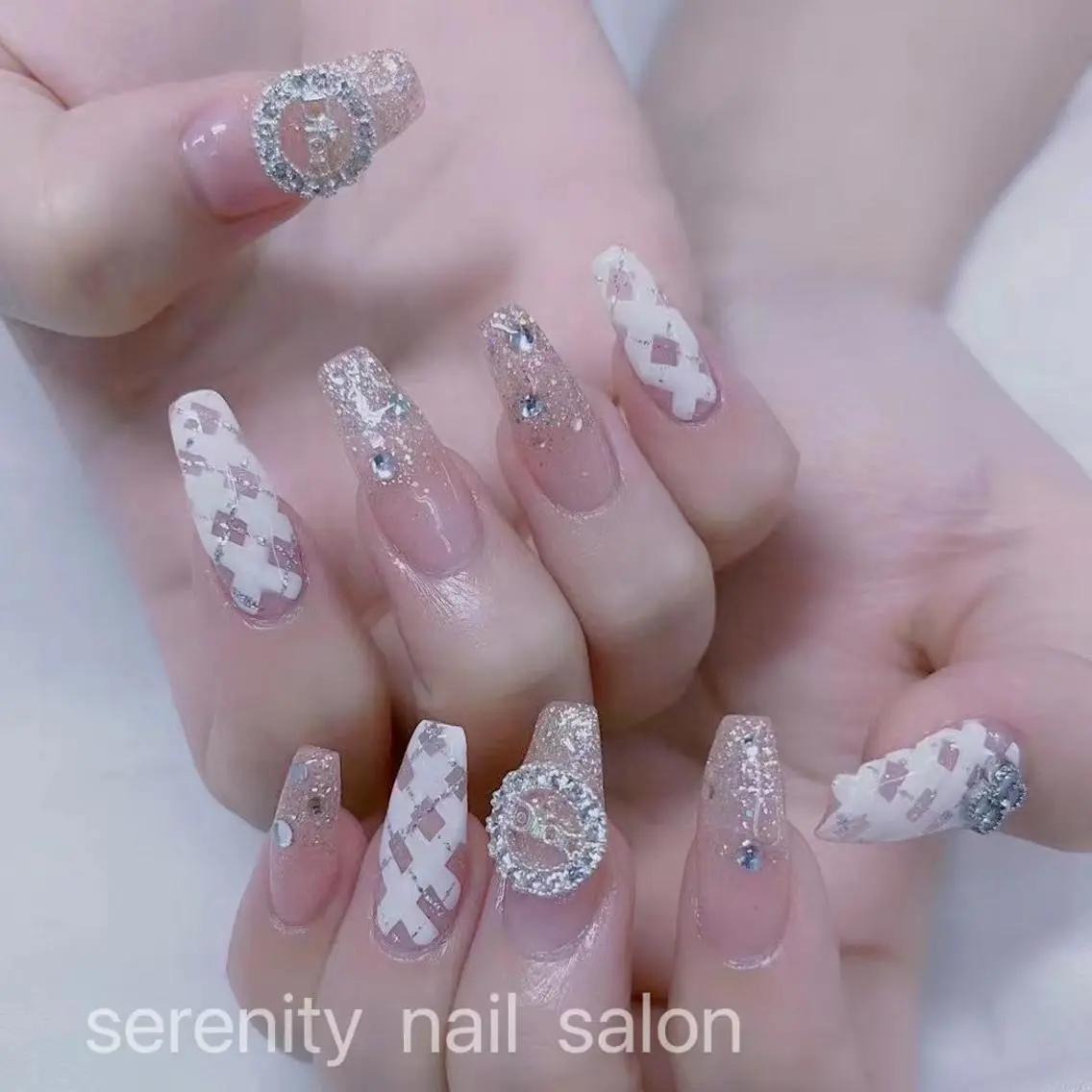 ネイル ハンドネイル ハンドケア ✨Serenity Nail salonのネイルデザイン