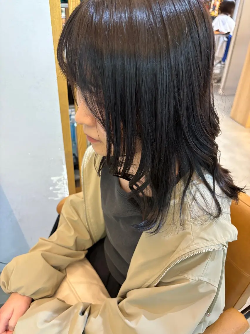 ミディアム 顔まわりレイヤー レイヤーカット カット ヘアカラー 似合わせ🌿 AYAKAのヘアスタイル