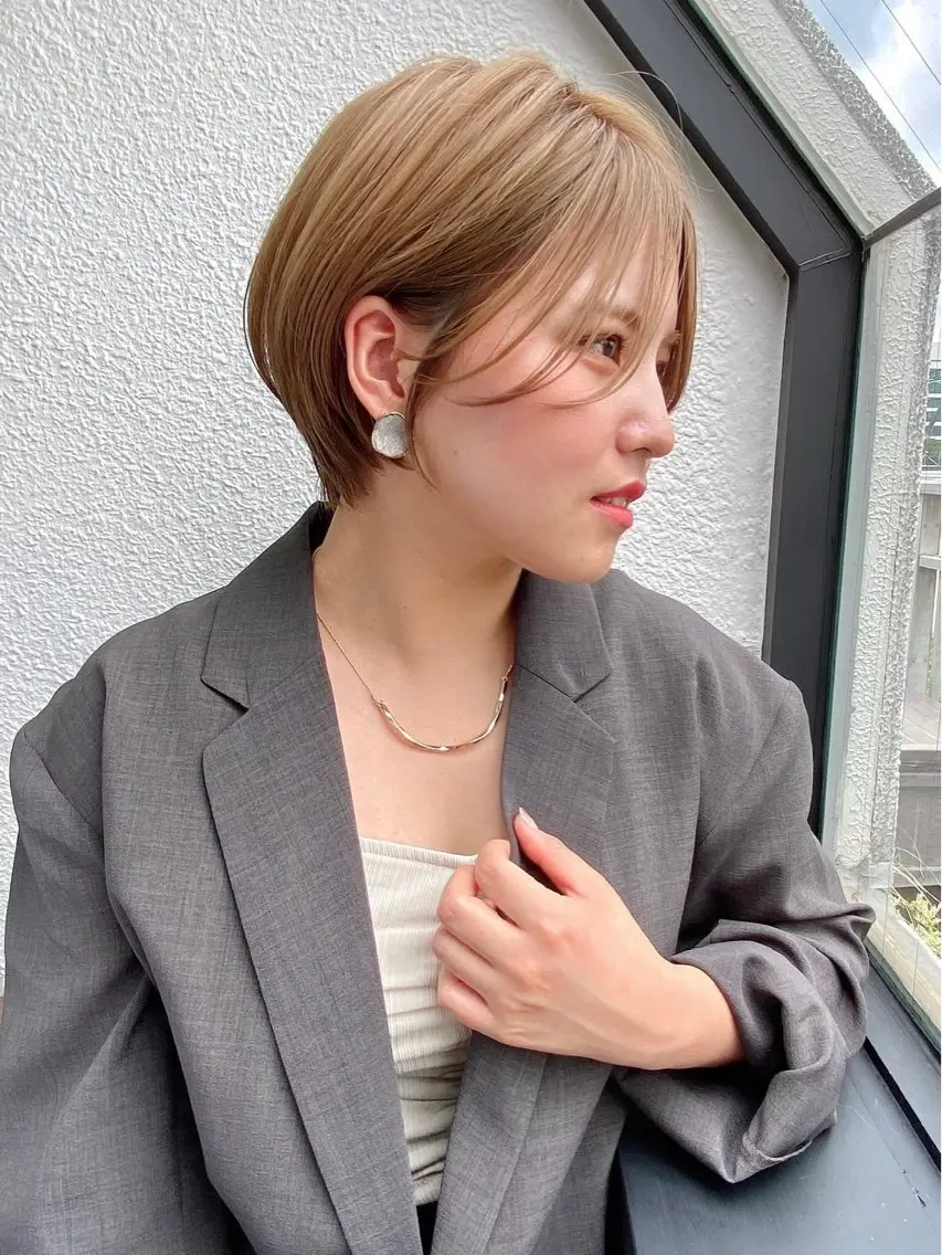 ショート カラー カット ヘアカラー トリートメント 🦋透明感カラー🦋 なつやのヘアスタイル