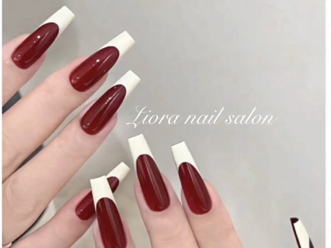 ネイル フレンチネイル ジェルネイル ガーリー グラデーション キラキラネイル ハンドネイル JUN Lioraネイルのネイルデザイン