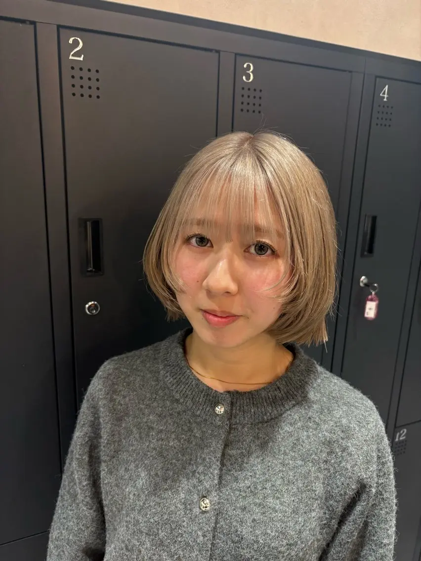 ショート カラー ベージュカラー ホワイトベージュ レイヤーカット ヘアカラー 茅ヶ崎/ハイトーン/ Ramuのヘアスタイル