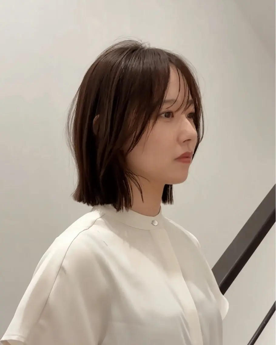 ショート カラー パーマ ヘアアレンジ メンズ 切りっぱなしボブ メンズ韓国風 ボブ くせ毛 髪質改善 切りっぱなしヘアボブ ミディアムヘアRYOのヘアスタイル