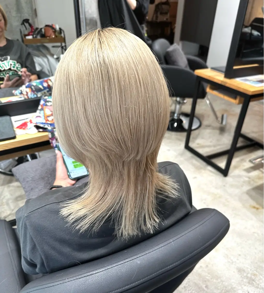 ミディアム カラー カット トリートメント ✨髪質改善/ハイトー ン/艶髪高山のヘアスタイル