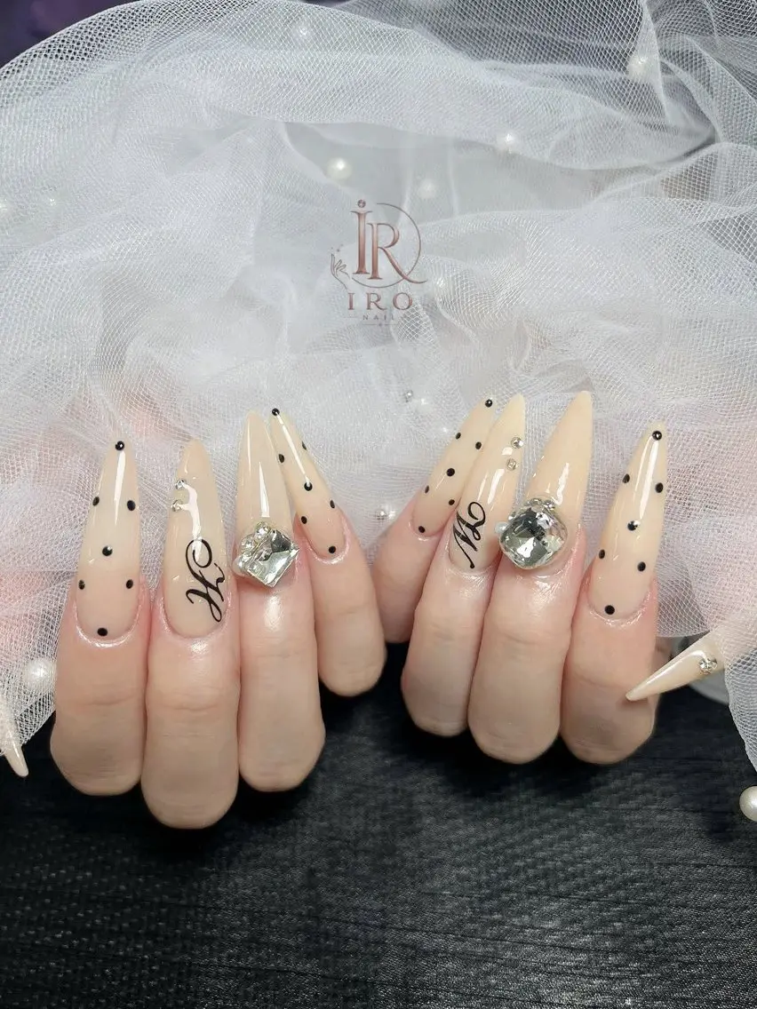 ネイル ハンドネイル IRO Nail Studioのネイルデザイン