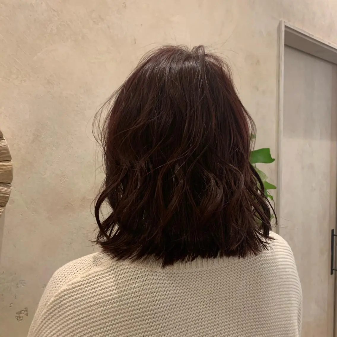 カラー イズミ ナナコのヘアスタイル