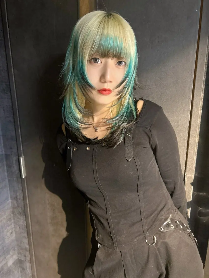 【ブリーチ1回】カット+最高級ケアブリーチ+トリートメントの写真