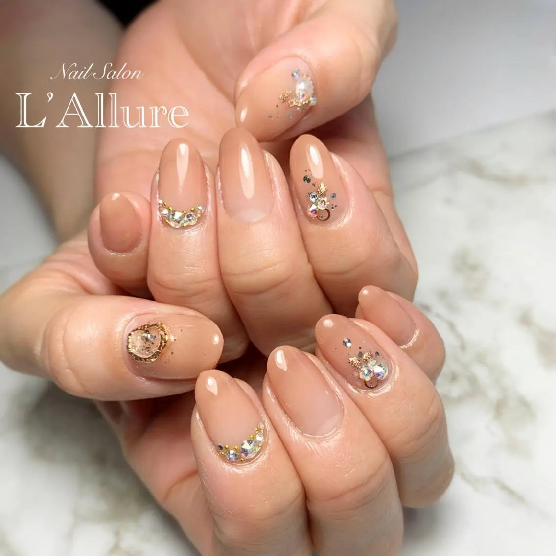 ミディアム ハンドネイル Nail Salon L’Allureのネイルデザイン
