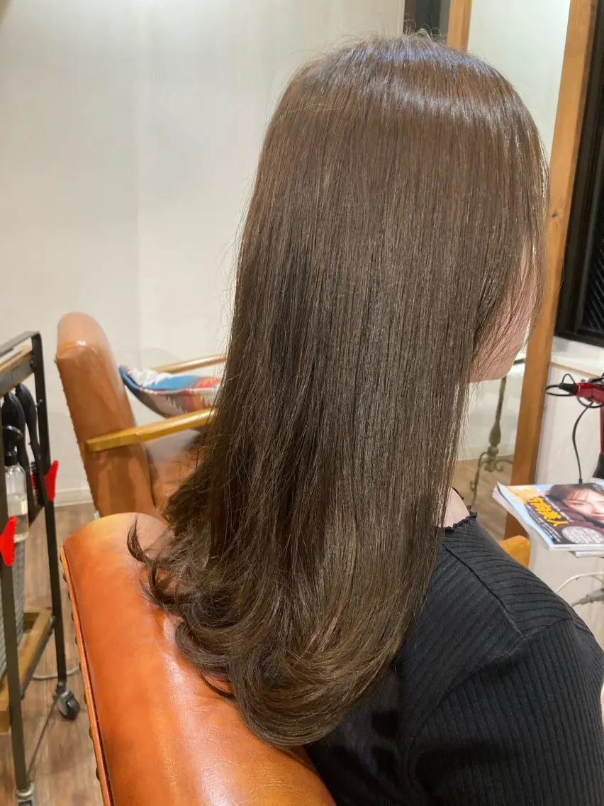 セミロング カラー グレージュ 艶髪/透明感カラー 城下竜二のヘアスタイル