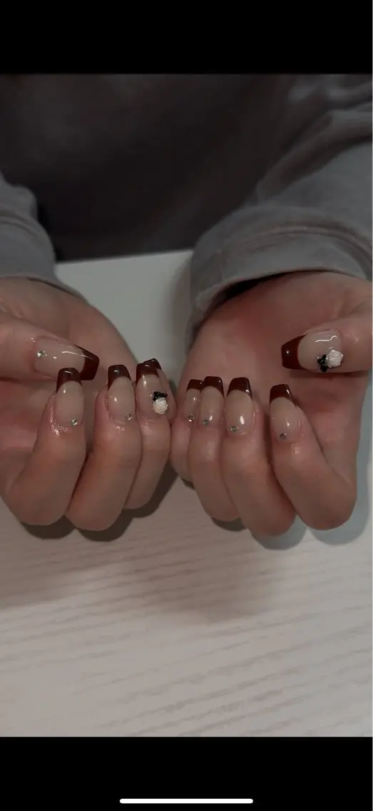 ネイル ボルドー フレンチネイル Sarina ⋆⭒˚ mavieのネイルデザイン