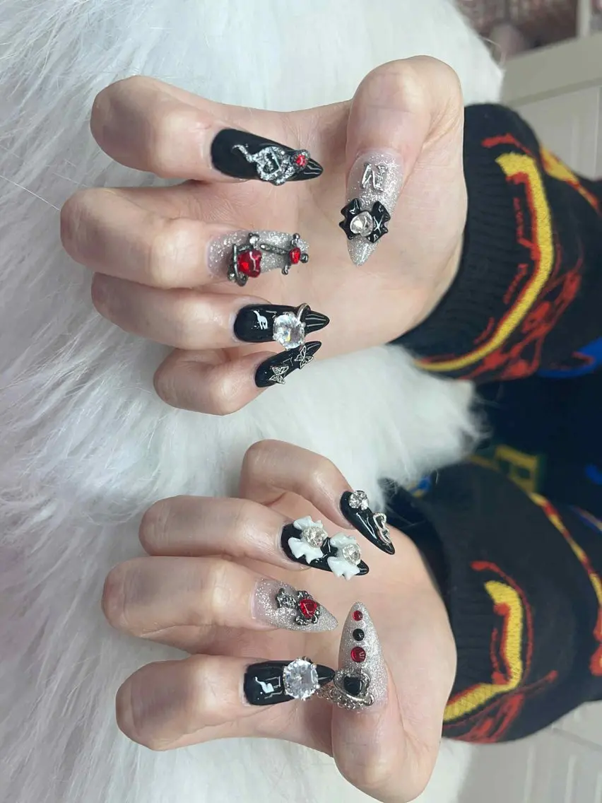 ネイル チークネイル フレンチネイル グラデーション キラキラネイル 韓国ネイル Minette nailHuongのネイルデザイン