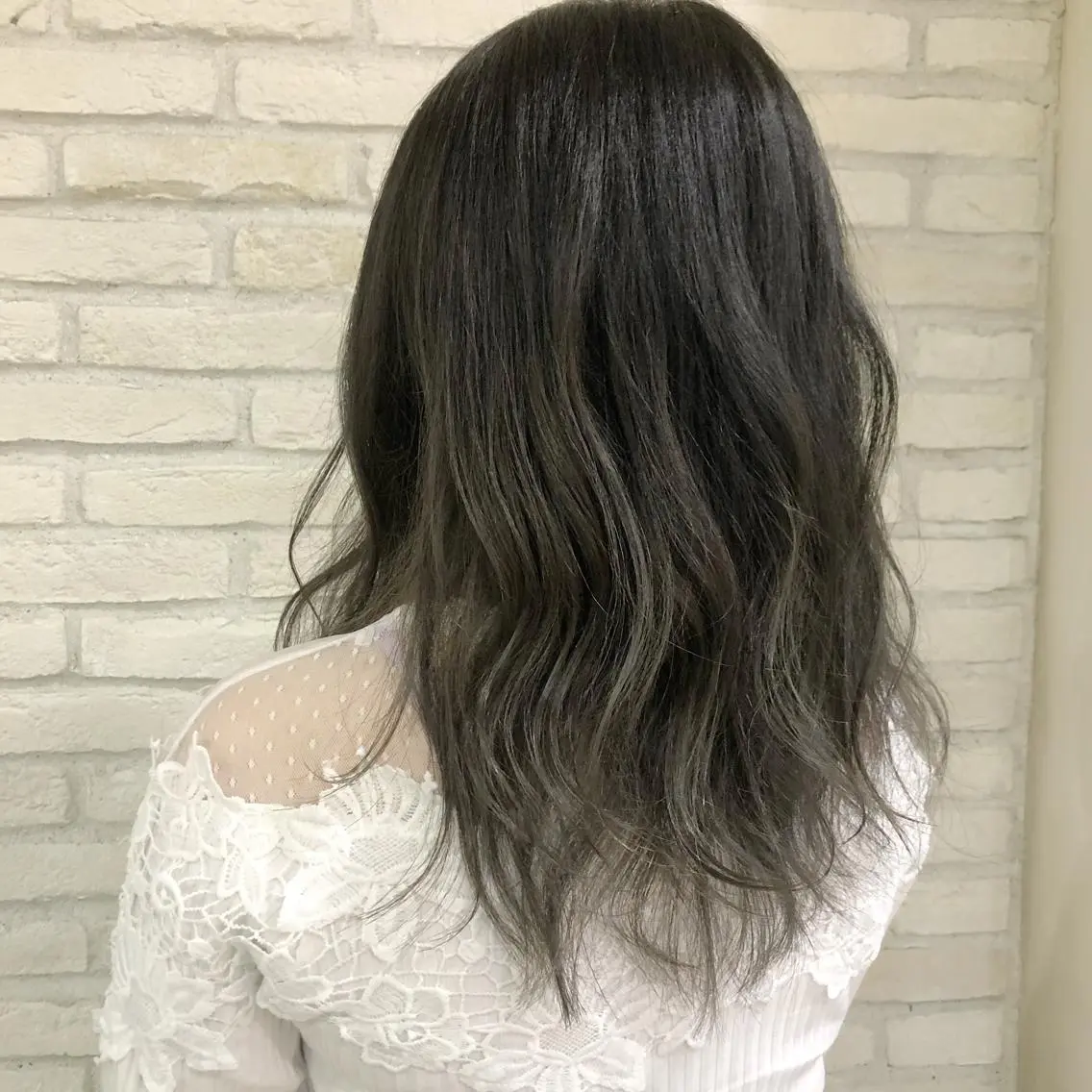 セミロング カラー アッシュ アッシュグレー グラデーションカラー 大平 美沙のヘアスタイル