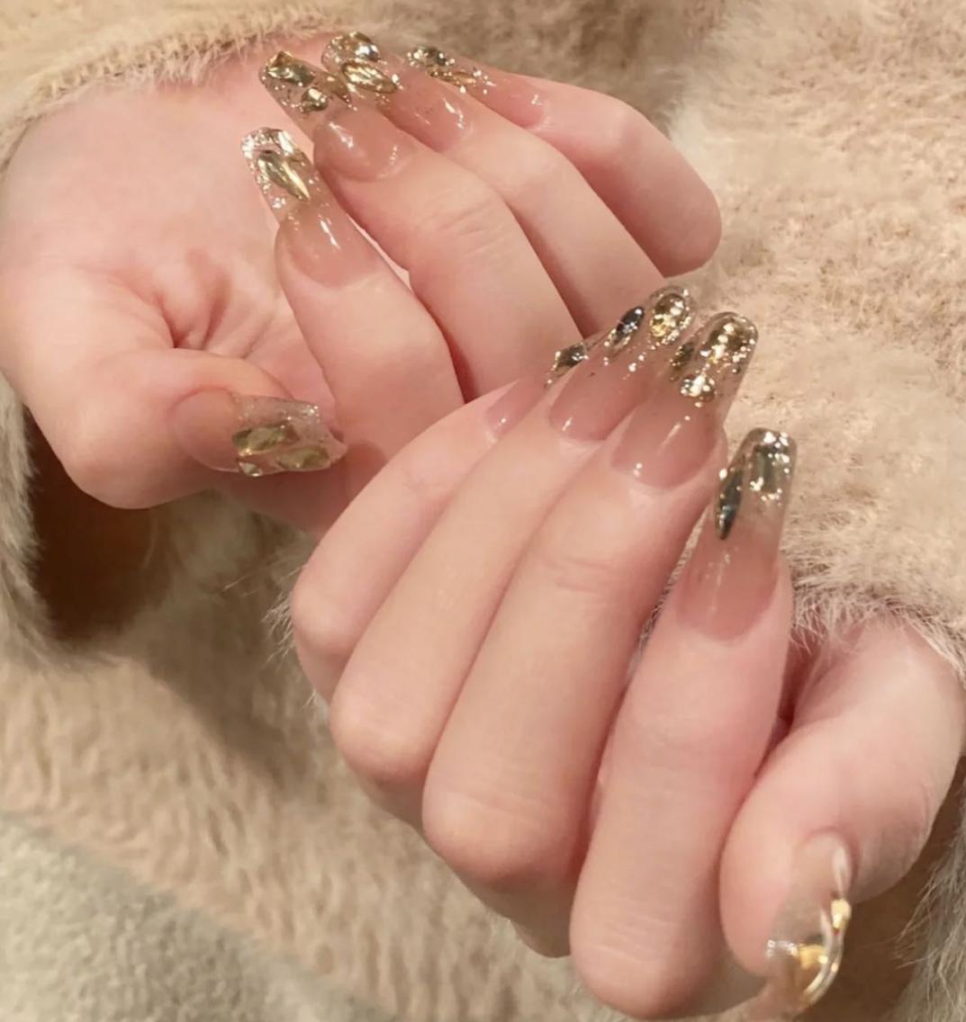 ネイル アートネイル 長さ出し ネイルチップ Queens テイのネイルデザイン