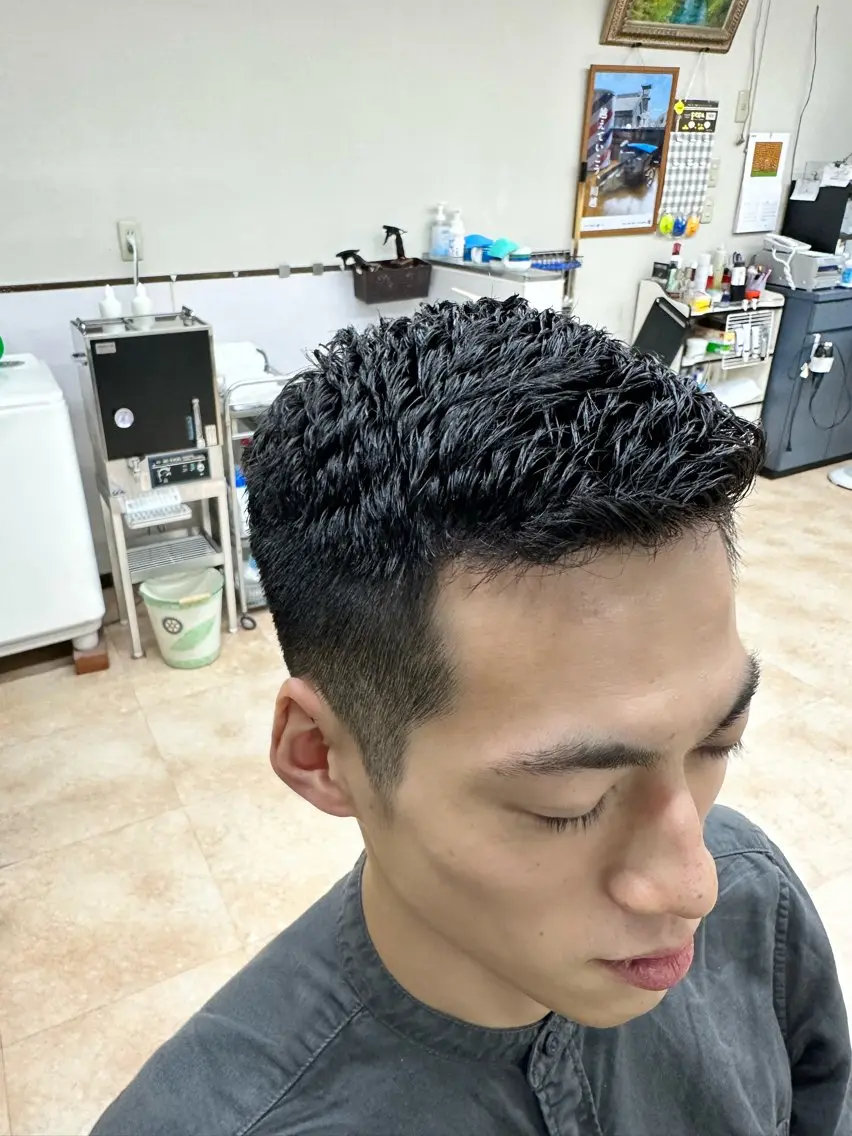 メンズ フェードカット メンズパーマ 濡れパン 刈り上げ 💈ヤハギ カズキ　barberのヘアスタイル
