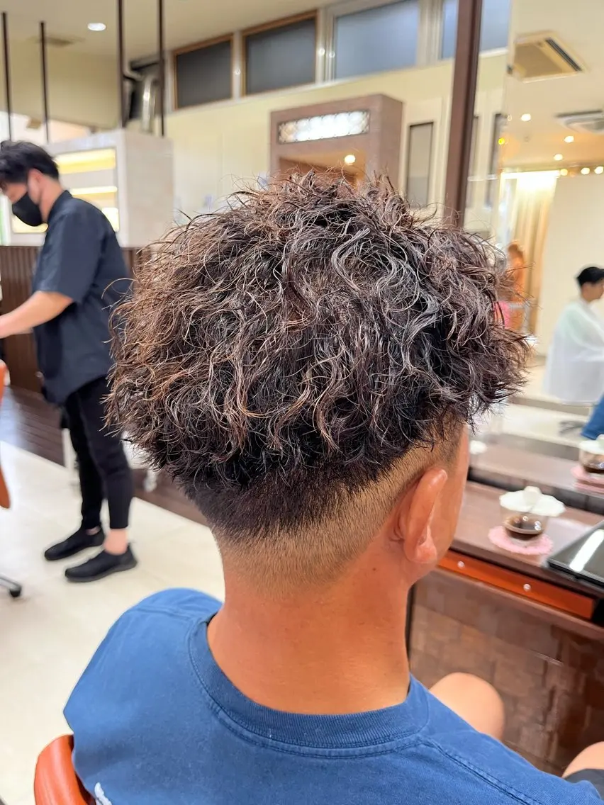 ショート パーマ メンズ メンズパーマ ツイストスパイラルパーマ スパイラルパーマ 🧊メンズ特化🧊 高木航希のヘアスタイル