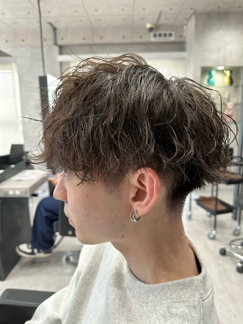 ショート パーマ メンズ メンズパーマ 波巻きパーマ カット パーマ ユウ🪄 パーマ指名No1のヘアスタイル