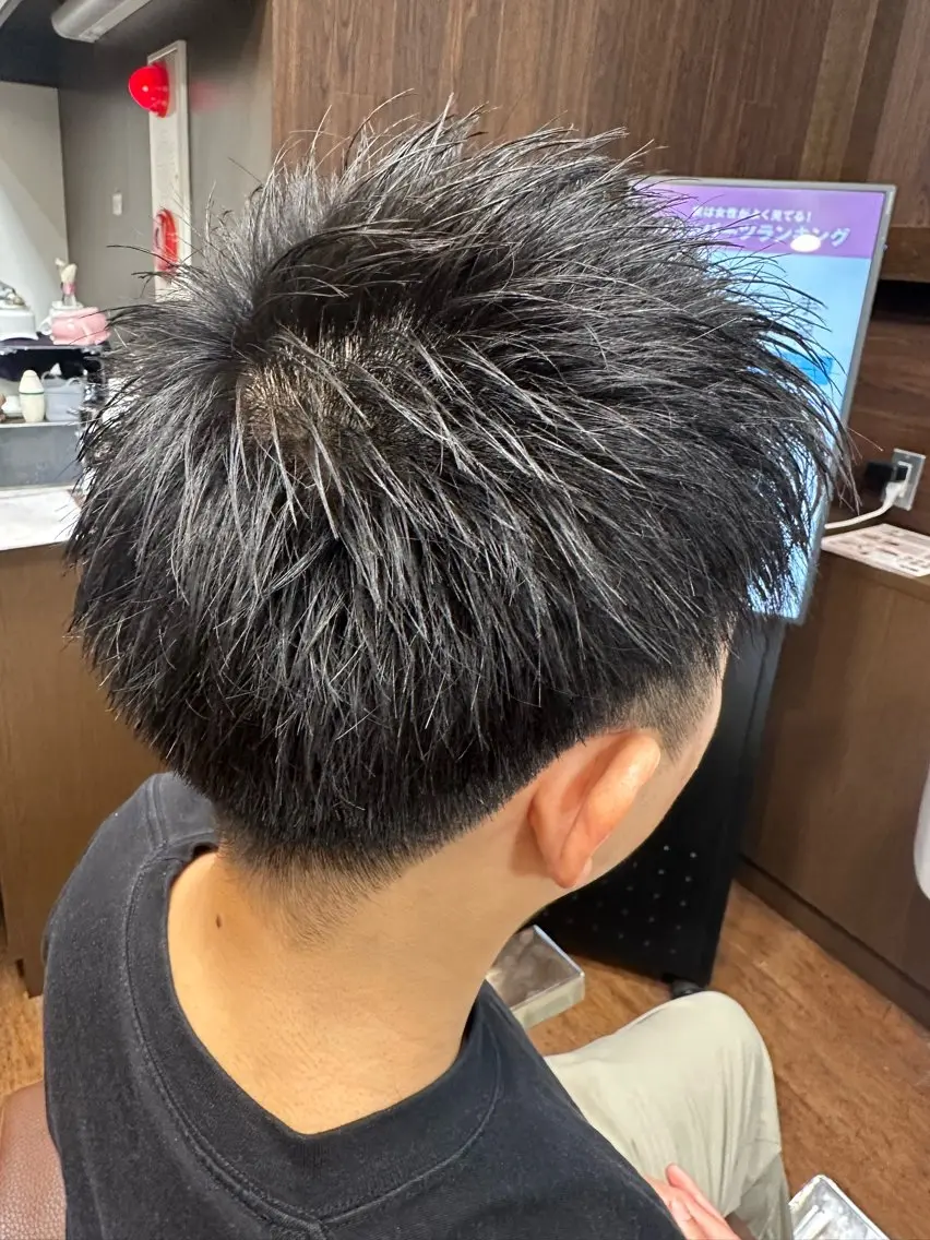 ♡5月限定メニュー♡ 新生活でカット代安く済ませたい方にオススメ!安く済ませれるのに似合わせカットが出来る❤️🔥の写真