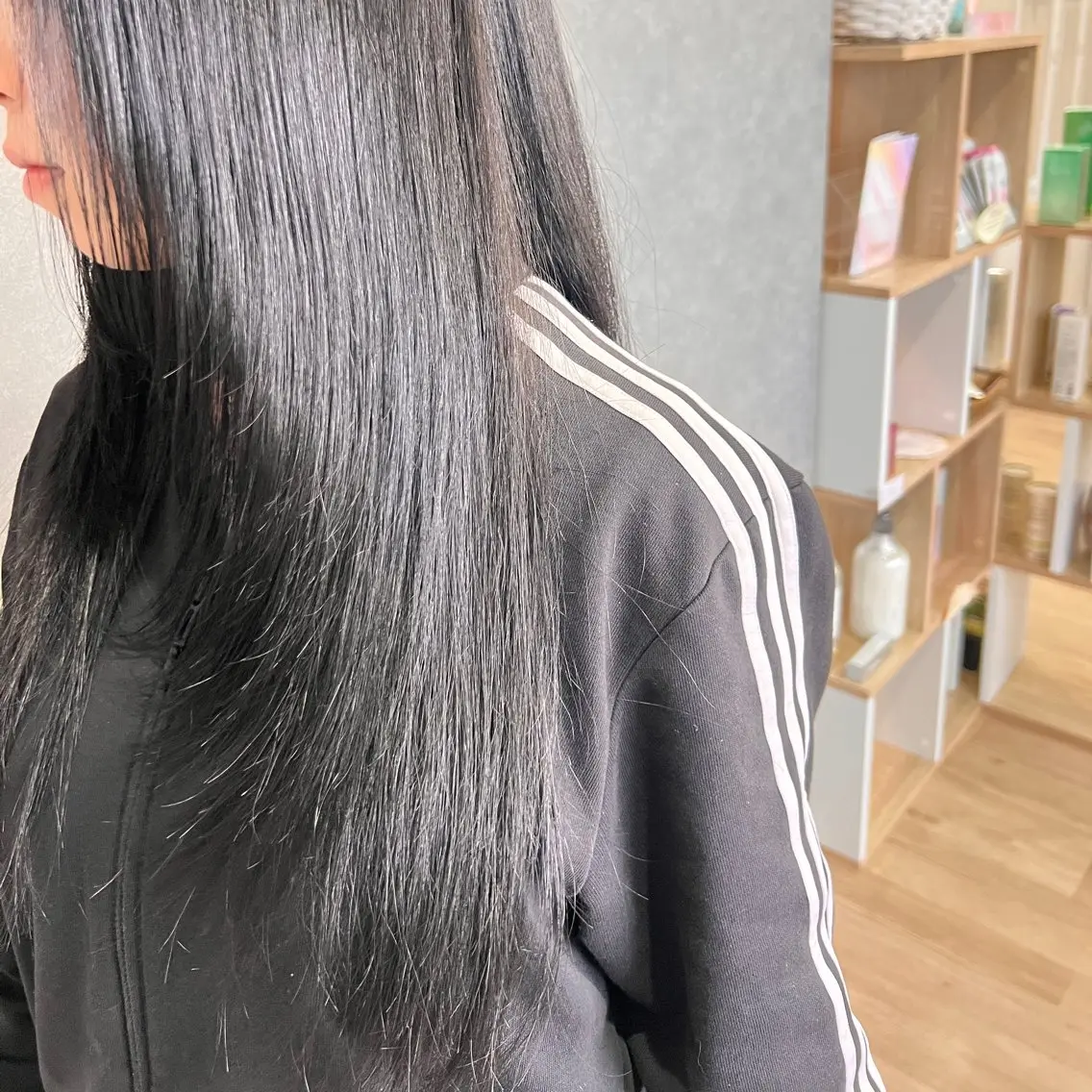 ロング カラー レイヤーカット 高橋 優実のヘアスタイル