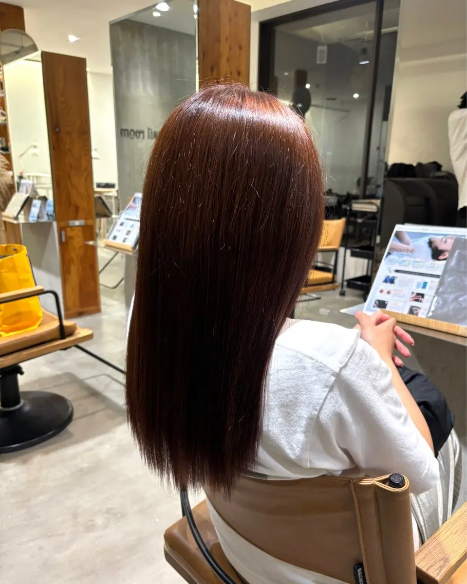 ロング ピンクブラウン 小木曽 里華のヘアスタイル