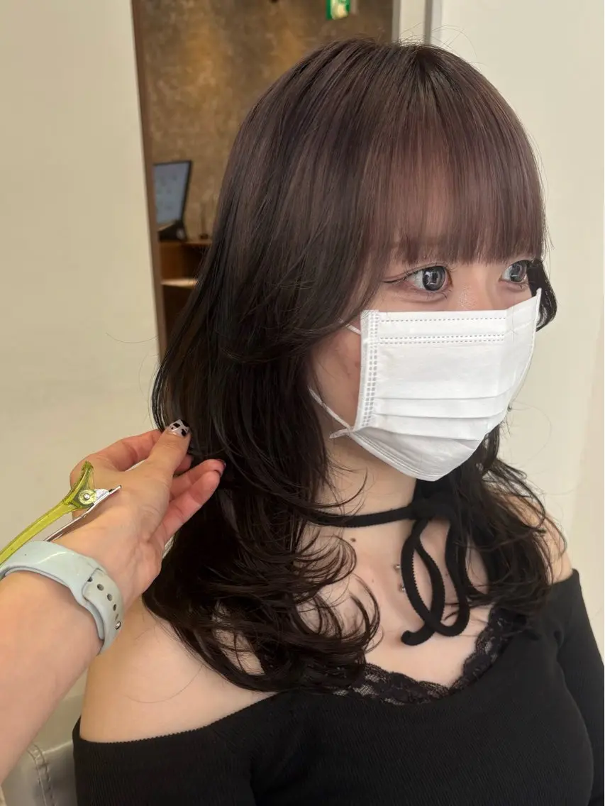 ミディアム カラー レイヤーカット カット ヘアカラー トリートメント 小林 美南のヘアスタイル
