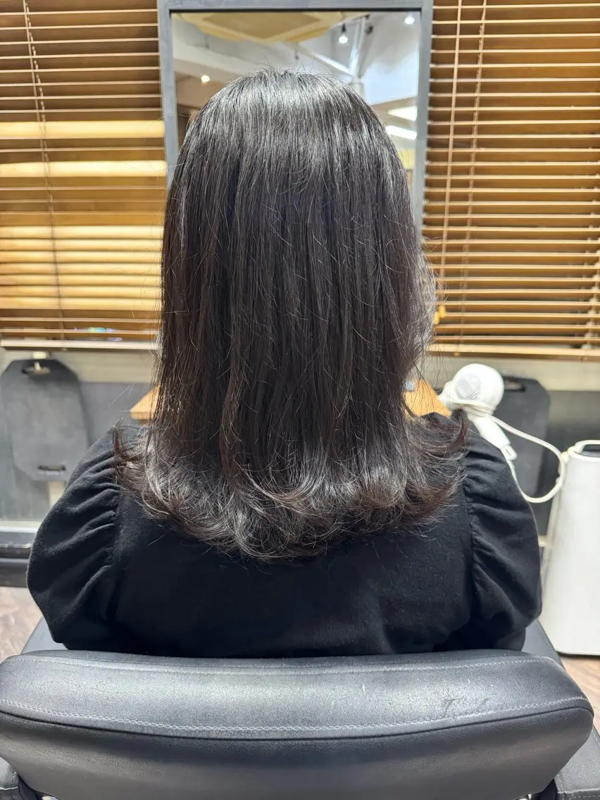 セミロング 艶カラー🎀 YUUKAのヘアスタイル