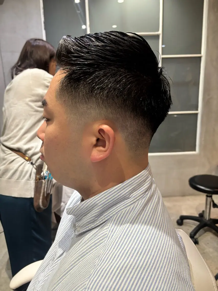 ショート パーマ メンズ センターパート フェードカット 刈り上げ ショートヘア 中目黒メンズ刈り上げ Harunaのヘアスタイル
