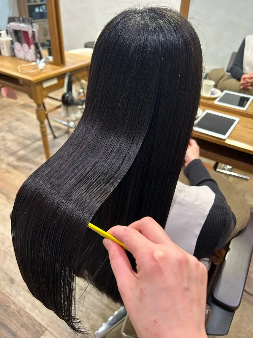 ロング 山口 栞奈のヘアスタイル