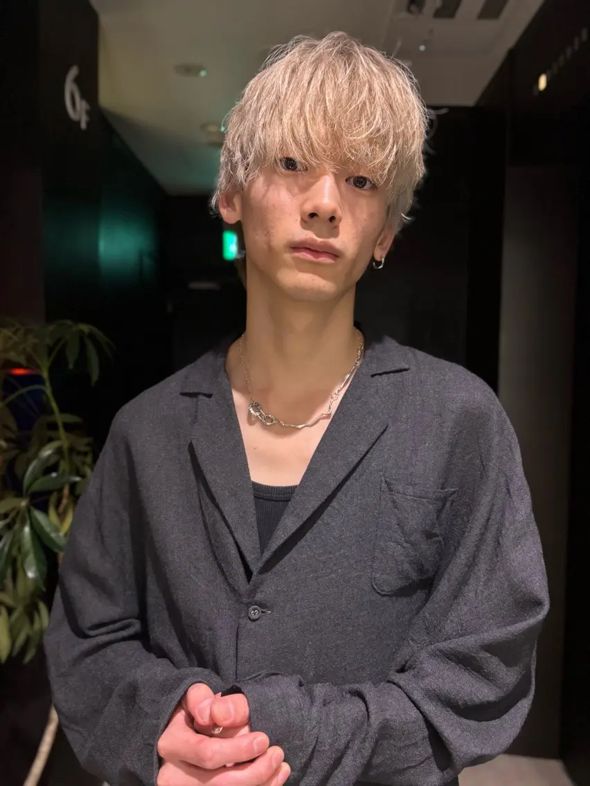 カットメンズ限定ブリーチダブルカラーの写真