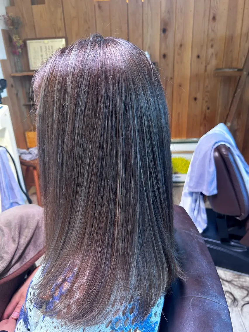セミロング カラー 若松 絵美のヘアスタイル