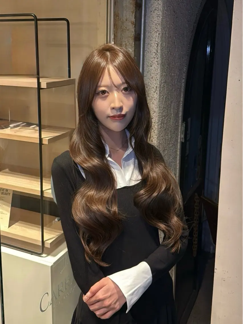 ロング カット ヘアカラー 泉 堅也のヘアスタイル