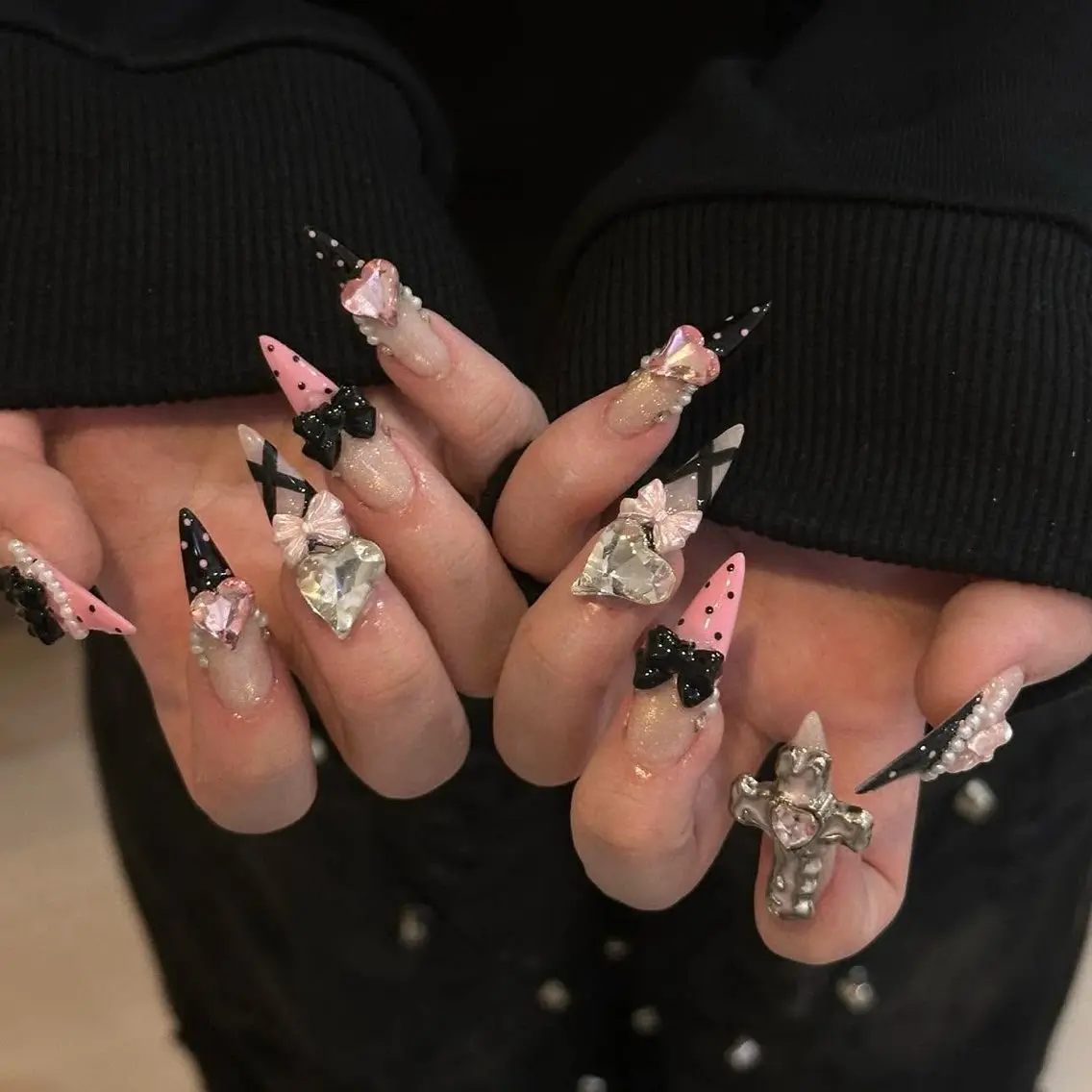 ネイル チークネイル ドット フットネイル フレンチネイル グラデーション Nihonthy Nail 新宿のネイルデザイン