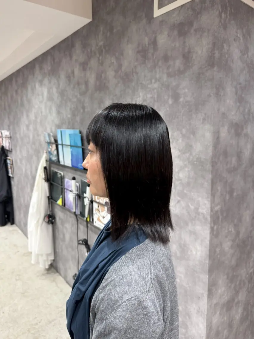 ミディアム 縮毛矯正 カット 縮毛矯正 トリートメント ツヤツヤ縮毛矯正 /美髪カラー 小山のヘアスタイル