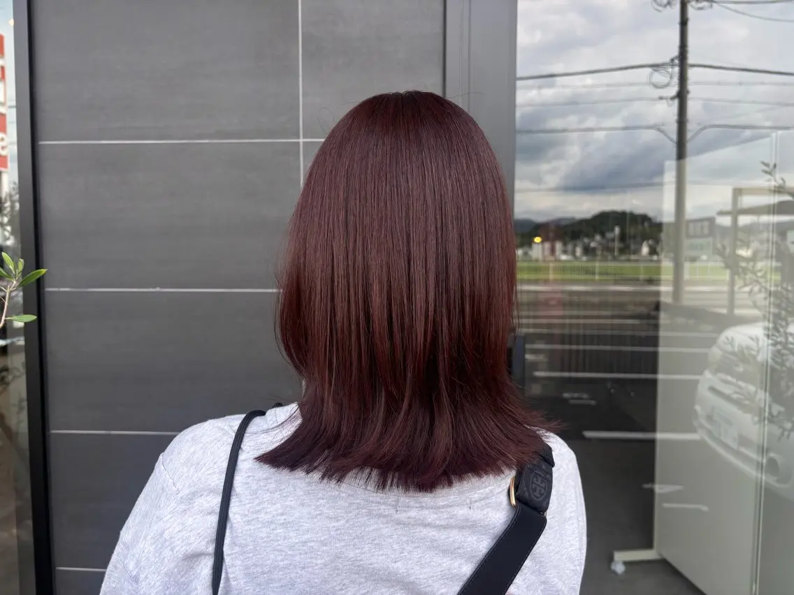 ミディアム カラー 中村 梨央奈のヘアスタイル