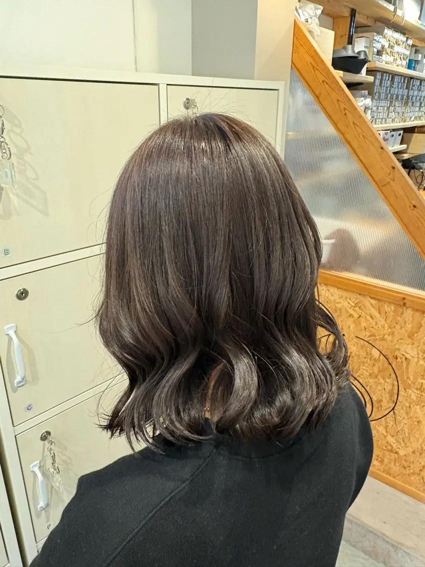 ショート ヘアカラー オオニシ ナツミのヘアスタイル