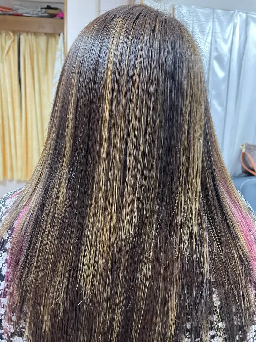 カラー ラマ シャムクリスナのヘアスタイル